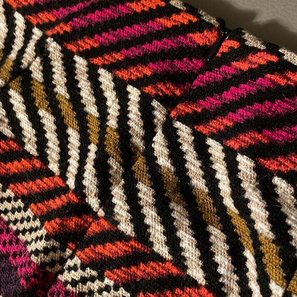 TRINA TURK WOMEN'S RICO MINI SKIRT TEXTURED MULTICOLOR STRIPE. - Picture 3 of 6